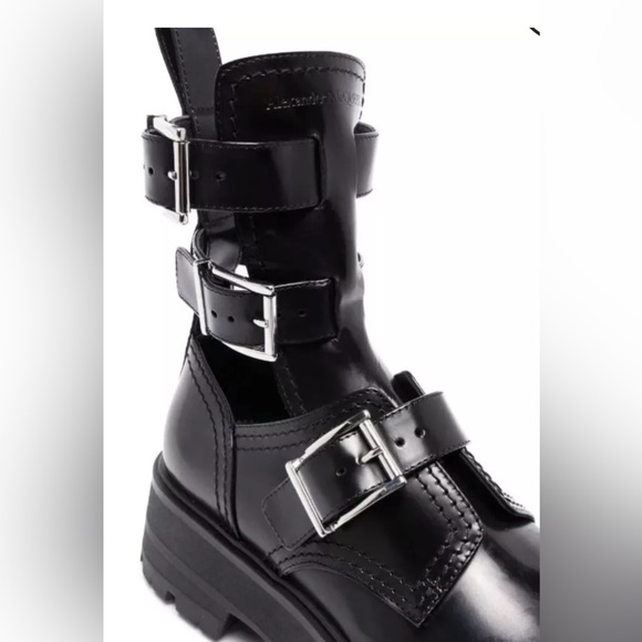Alexander McQueen Triple Buckle Black Platform Boots 40 $1350 - Picture 3 of 15